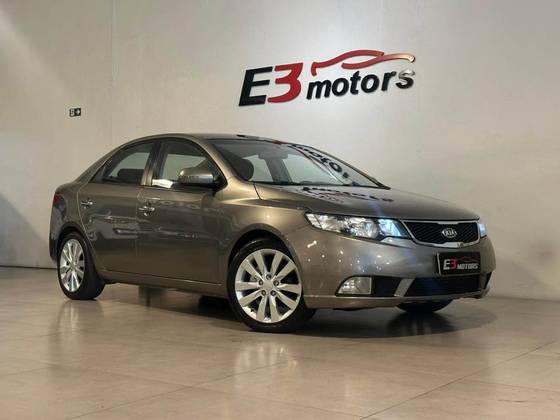 KIA CERATO 1.6 SX 16V FLEX 4P AUTOMÁTICO KIA CERATO 1.6 SX 16V FLEX 4P AUTOMÁTICO